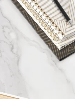 Mesa De Comedor En Look Marmol Jackson, Tamanos Diferentes