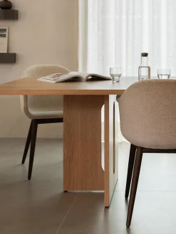 Mesa De Comedor En Madera Clara Androgyne, Tamanos Diferentes