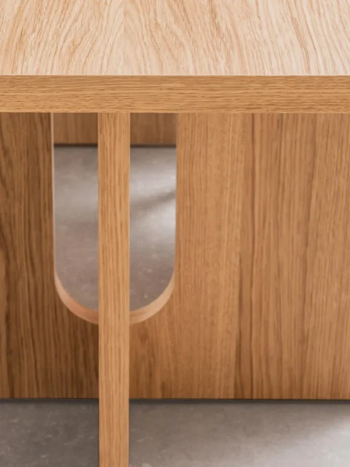 Mesa De Comedor En Madera Clara Androgyne, Tamanos Diferentes