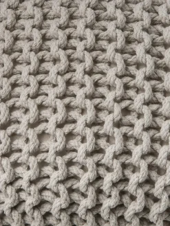 Puff De Punto Artesanal Dori