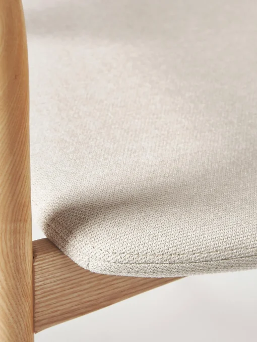 Silla Con Reposabrazos De Madera Con Asiento Tapizado Angelina