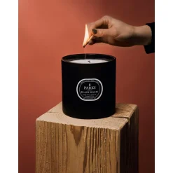 Vela Perfumada Tres Mechas Black Magic (Cedro, Vetiver Y Pachuli)
