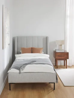 Cama Dusk